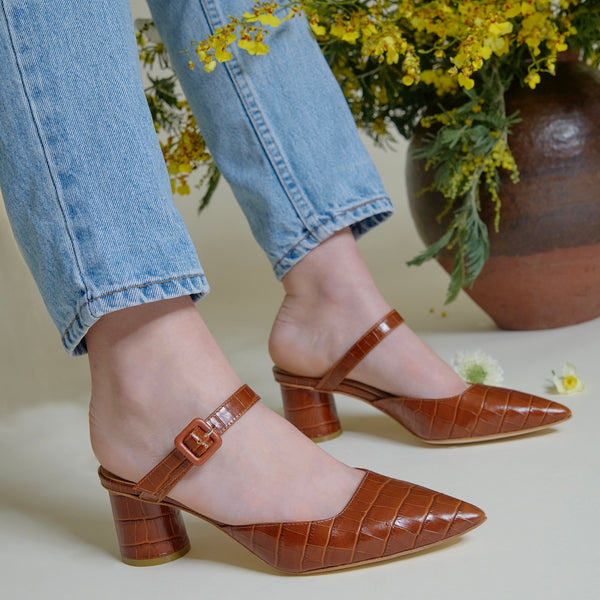 Ma'am Shoes | Ready-to-wear luxury. Comfortable heels and flats for the modern woman. Made in Los Angeles with finely crafted Italian suede and leather.