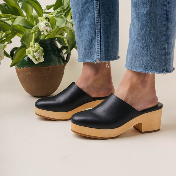 black dress clogs 7 Fashionably-Approved Ways To Wear Clogs In 2023 | Fashionisers
